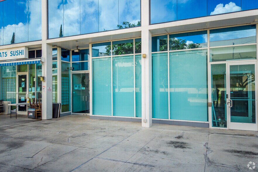 More Photos Of 705-715 S King St, Honolulu Office For Lease