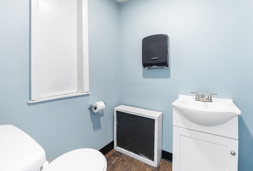 More Photos Of 1003 Wyoming Ave, Forty Fort Medical For Sale