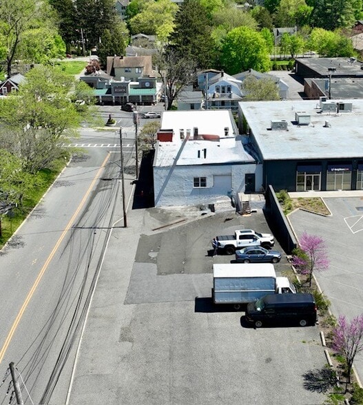 More Photos Of 342 Lexington Ave, Mount Kisco Light Distribution For Lease