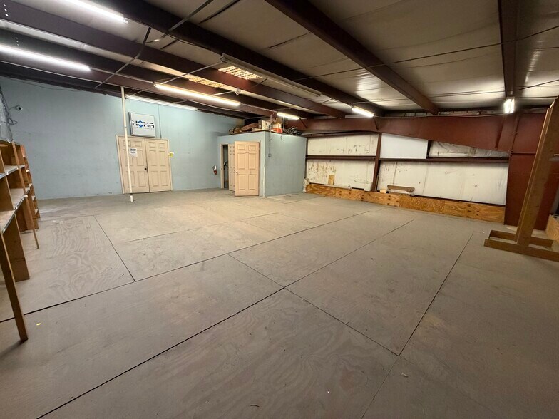 More Photos Of 5491 Benchmark Ln, Sanford Warehouse For Sale