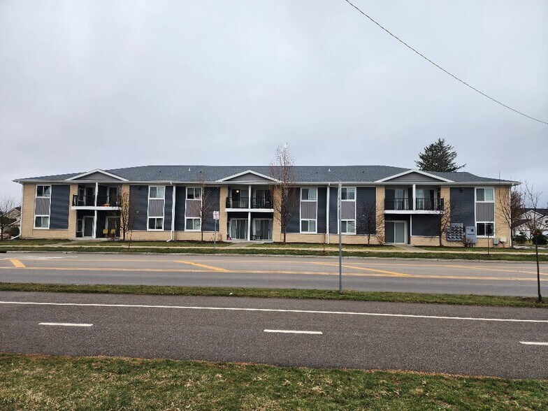 Primary Photo Of 3036 Triumph Dr, Sun Prairie Apartments For Sale