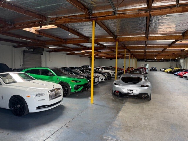 More Photos Of 5255 W 102nd St, Los Angeles Warehouse For Lease