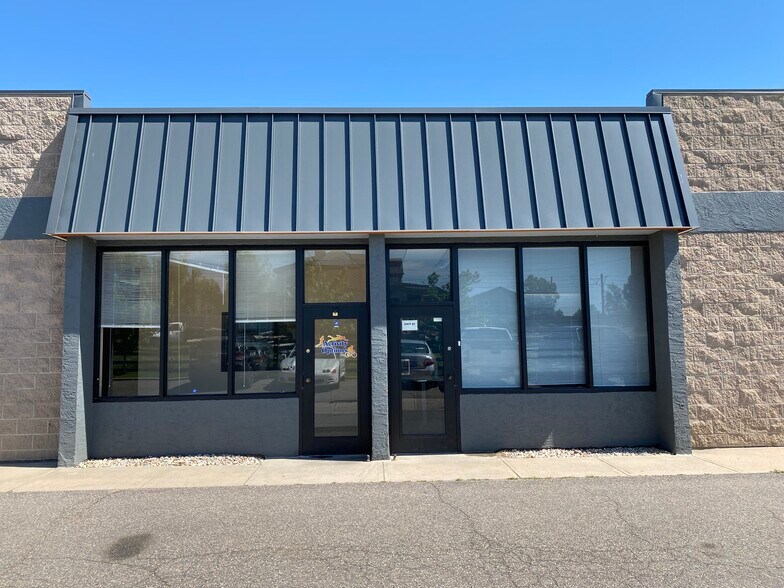 More Photos Of 1315 Nelson St, Lakewood Warehouse For Lease