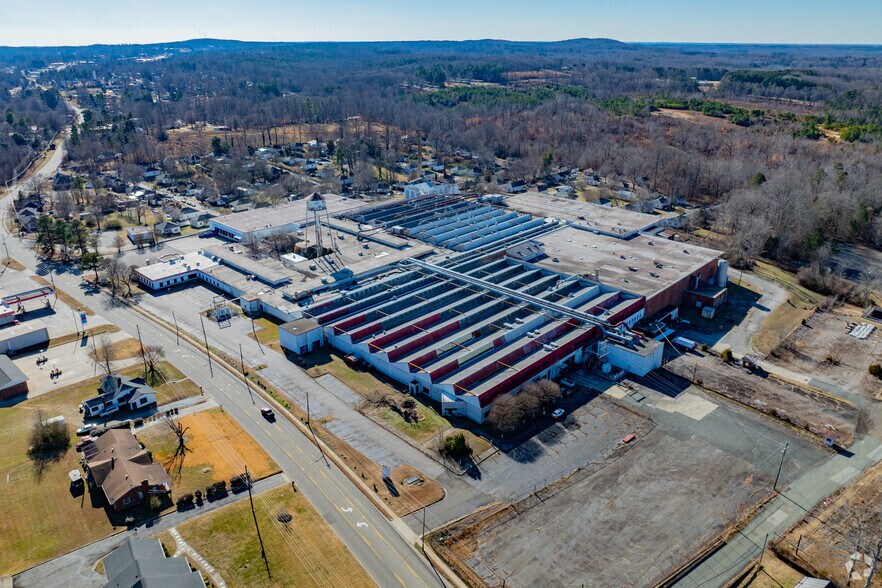 More Photos Of 1803 N Main St, Roxboro Manufacturing For Lease