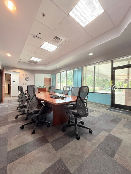 More Photos Of 4620 Woodland Corporate Blvd, Tampa Office For Sale