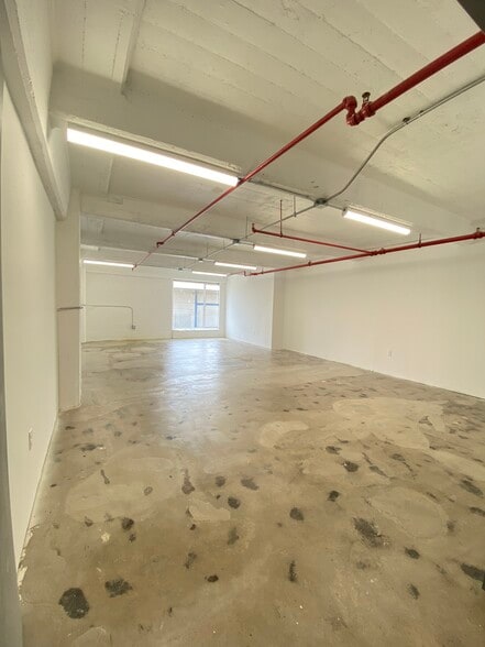 More Photos Of 901 E 31st St, Los Angeles Manufacturing For Lease