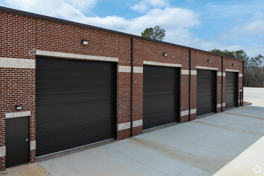 More Photos Of 8385 Tatum Rd, Palmetto Warehouse For Lease