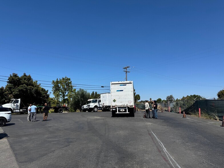 More Photos Of 16440 Ashland Ave, San Lorenzo Warehouse For Lease