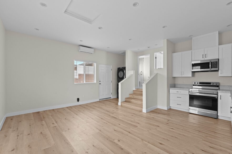 More Photos Of 15952 Simonds St, Granada Hills Apartments For Sale