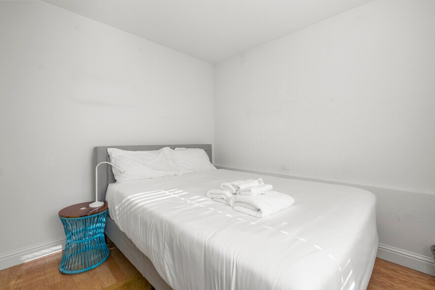 More Photos Of 1628 Tyler St, Berkeley Apartments For Sale