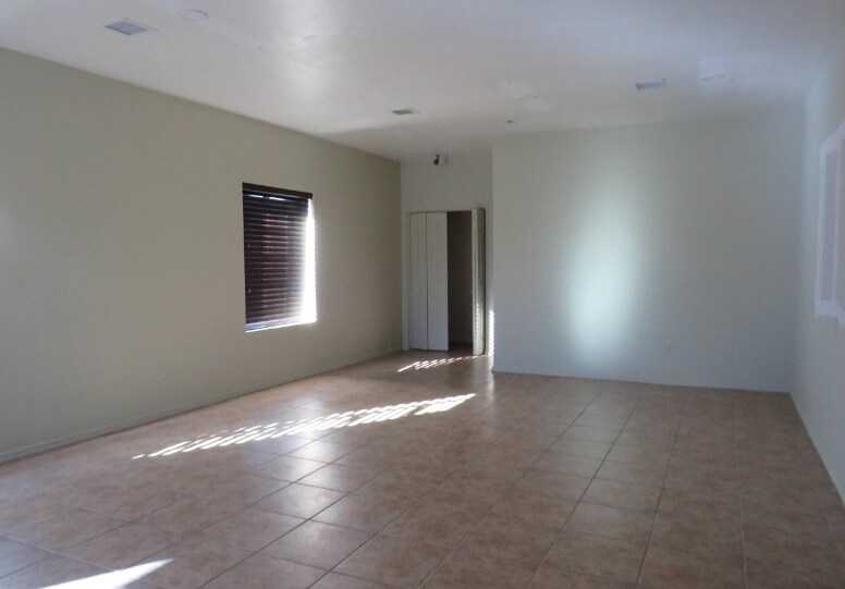 More Photos Of 1157 Circulo Mercado, Nogales Medical For Sale