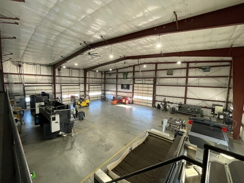 More Photos Of 1650 Commerce Dr, Tonganoxie Warehouse For Sale