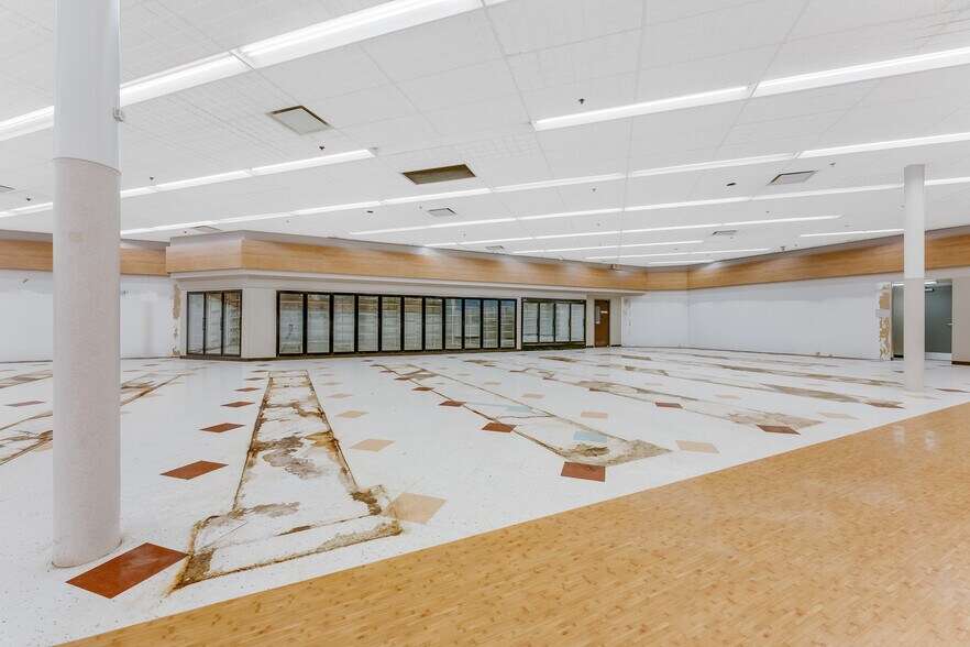 More Photos Of 19254 Seneca Trl, Marlinton Drugstore For Sale