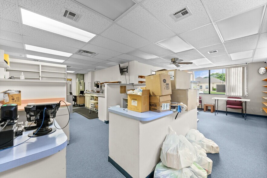 More Photos Of 202 S 9th St, Humboldt General Retail For Sale