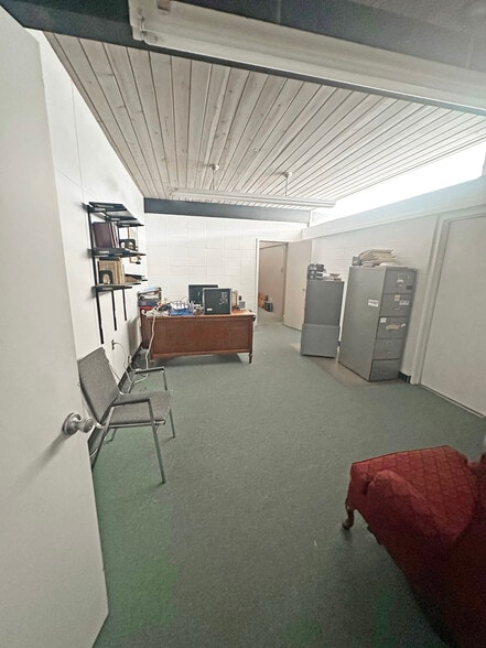 More Photos Of 105 E Martindale Dr, Marshall Religious Facility For Sale