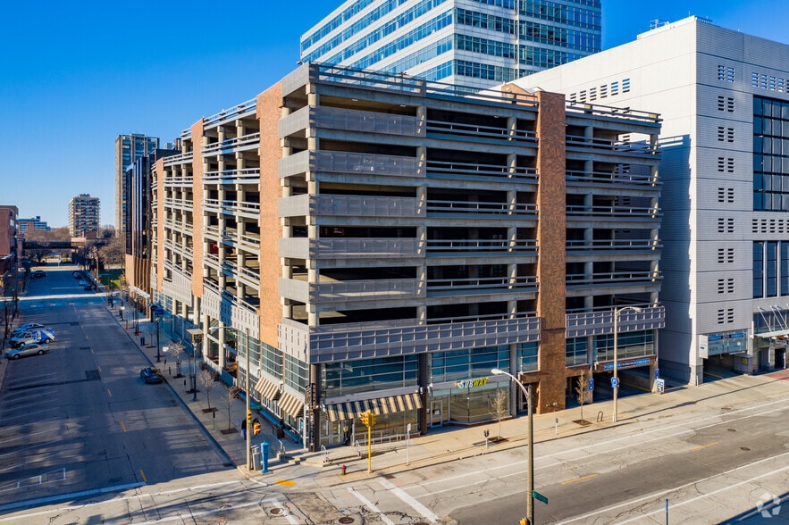 More Photos Of 770 N Jefferson St, Milwaukee Specialty For Lease
