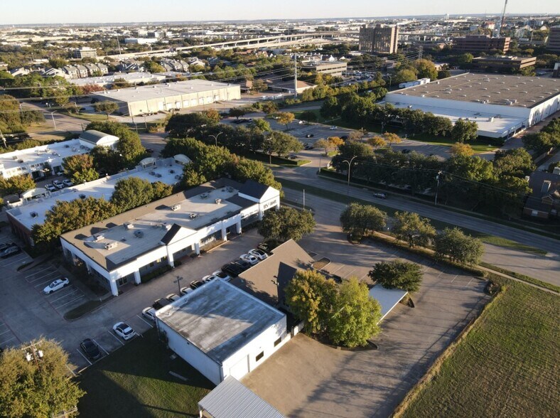 More Photos Of 2221 Avenue J, Arlington Showroom For Lease