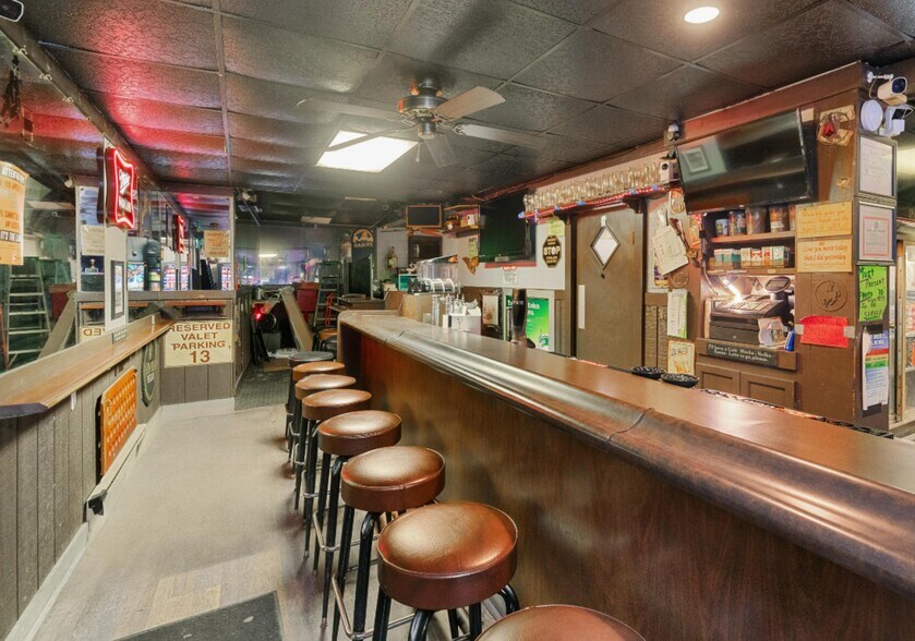 More Photos Of 610 Evans Ave, Mckeesport Bar For Sale