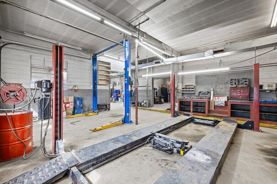 More Photos Of 16855 Oak St, Dillwyn Service For Sale