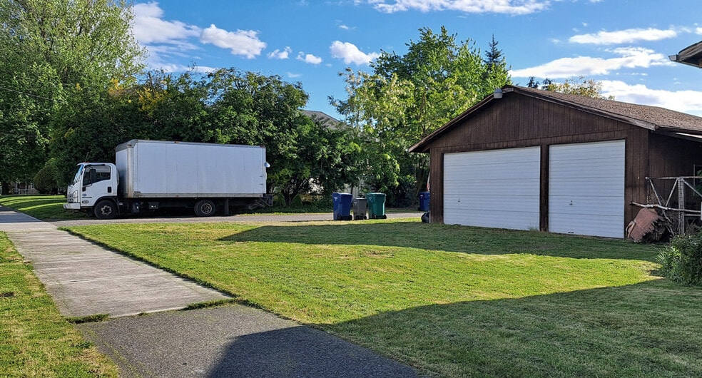 More Photos Of 504 W Main St, Auburn Land For Sale