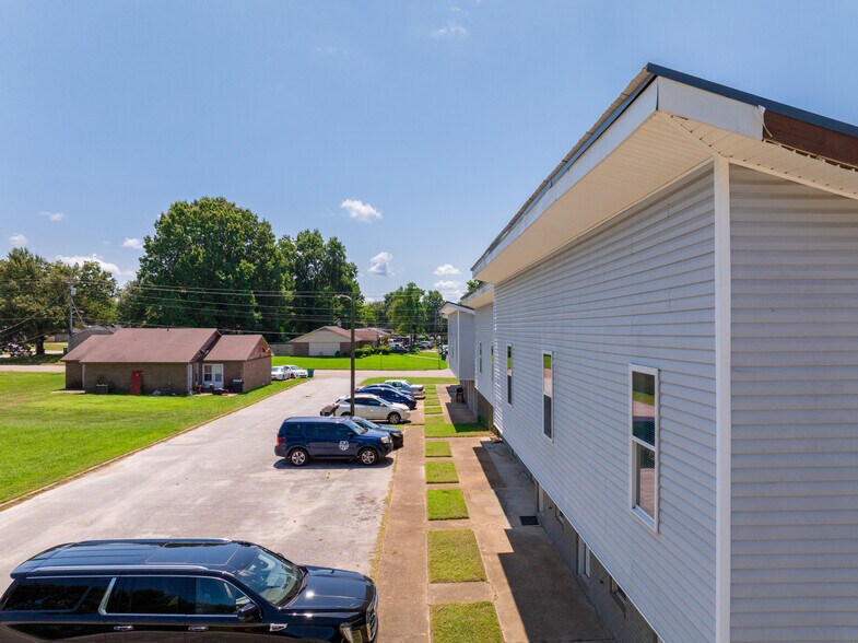 More Photos Of 961 Old Hickory Blvd, Jackson Apartments For Sale