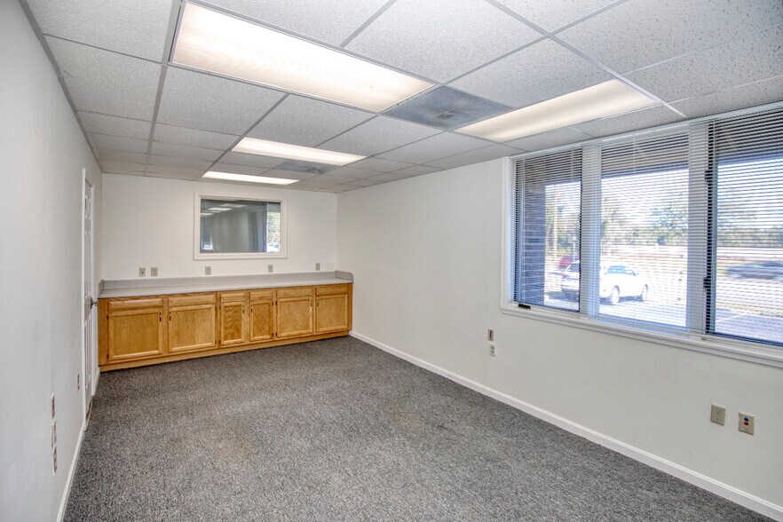 More Photos Of 7151 Richmond Rd, Williamsburg Medical For Lease