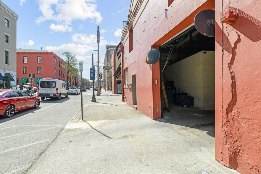 More Photos Of 755 Tchoupitoulas St, New Orleans Restaurant For Sale