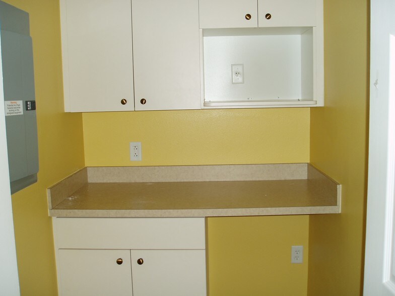 More Photos Of 13630-13632 W Hillsborough Ave, Tampa Medical For Sale