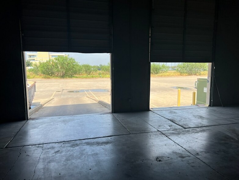 More Photos Of 1201 Jackson Rd, McAllen Light Distribution For Lease