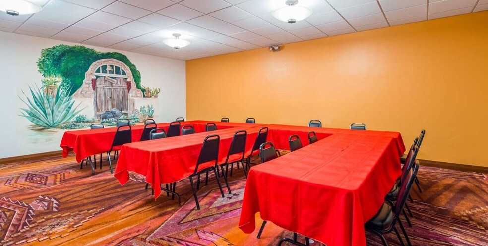 More Photos Of 1765 S Main St, Las Cruces Hotel For Sale