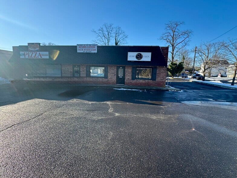 More Photos Of 678 S Country Rd, Patchogue General Retail For Sale