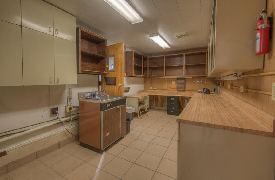 More Photos Of 22540 Us Highway 160, Walsenburg Veterinarian Kennel For Sale