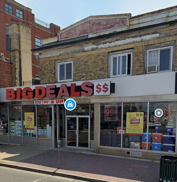 Primary Photo Of 66 S Main St, Freeport Storefront Retail Residential For Lease