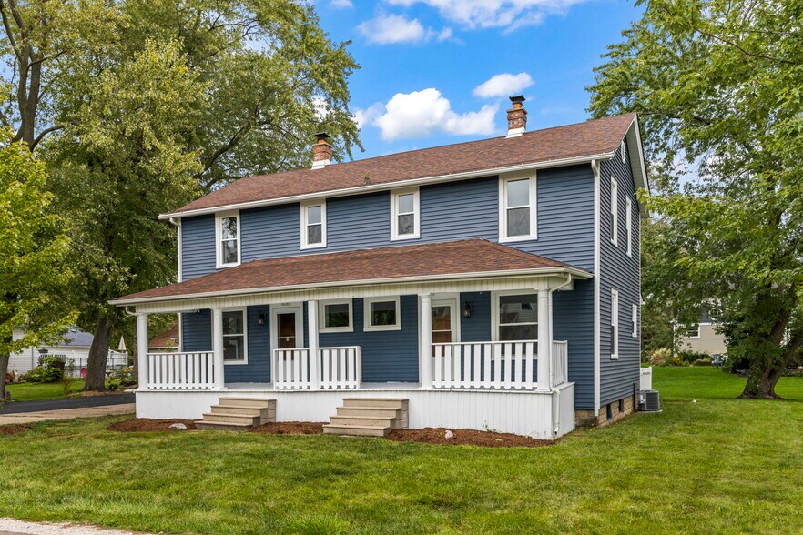 6S381 4th St  