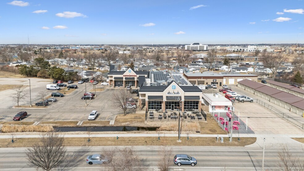 More Photos Of 1060 NE Old Marion Rd, Cedar Rapids Freestanding For Sale