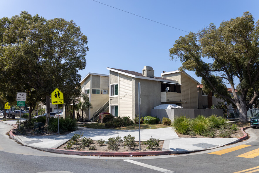 Primary Photo Of 615 E Civic Center Dr, Santa Ana Multifamily For Sale