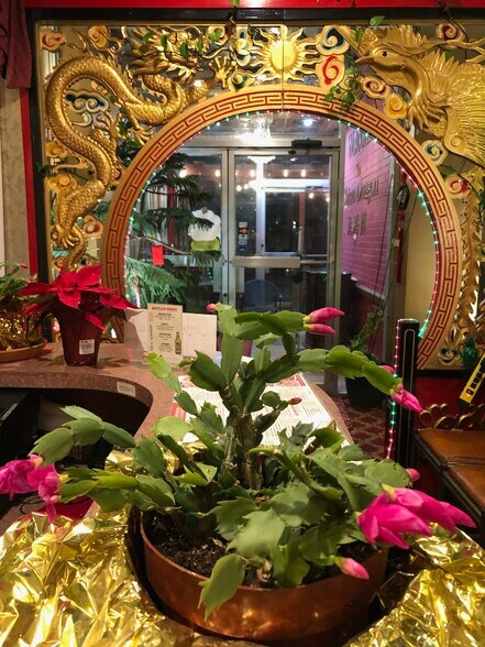 More Photos Of 15820 W National Ave, New Berlin Restaurant For Sale