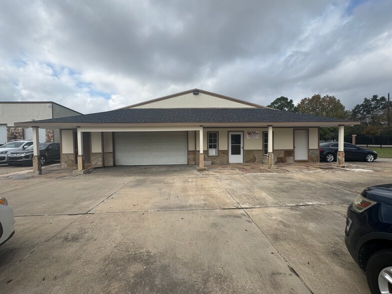 More Photos Of 17125 Groeschke Rd, Houston Warehouse For Sale