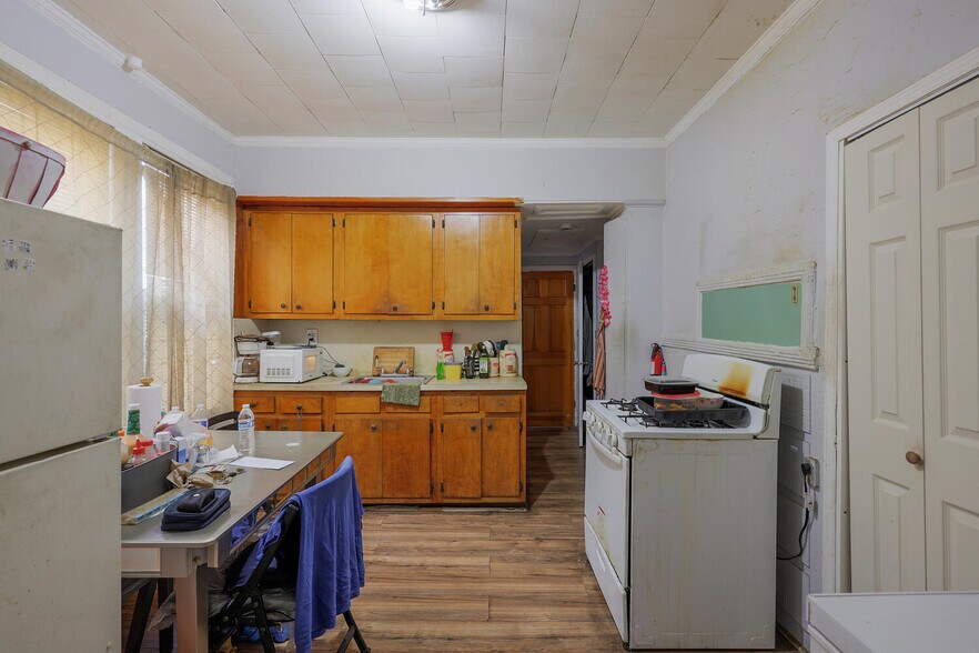 More Photos Of 150 Dayton St, Newark Multifamily For Sale