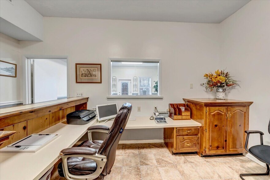 More Photos Of 106 W Laurel St, Scottsboro Office Residential For Sale