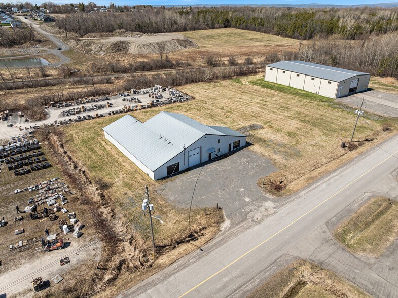 More Photos Of 19 Terry Fox Dr, Vankleek Hill Manufacturing For Sale