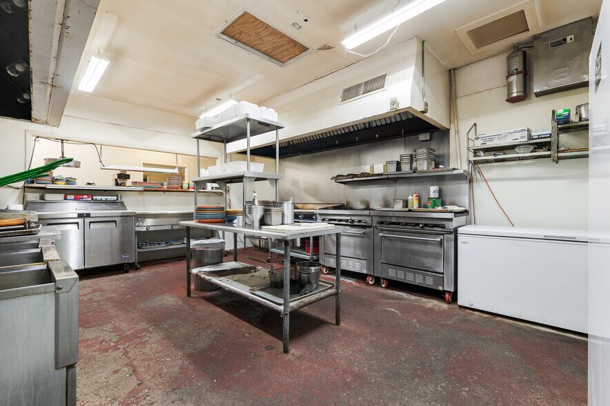 More Photos Of 3731 SE 15th St, Del City General Retail For Sale