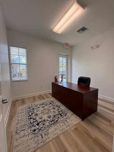 More Photos Of 7301 Merchant Ct, Lakewood Ranch Office For Lease