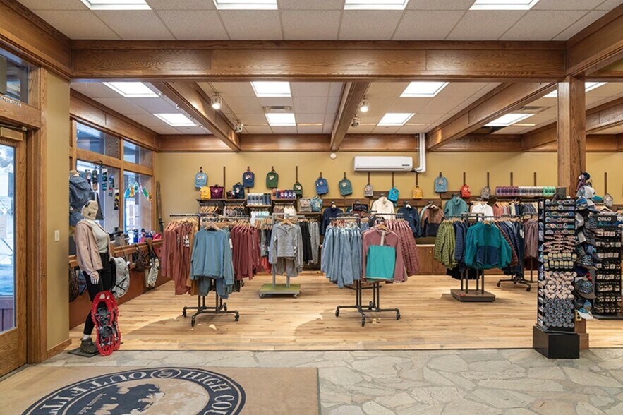 More Photos Of 50 E Broadway Ave, Jackson Storefront For Lease