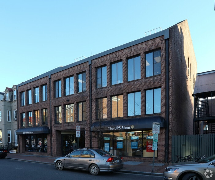 More Photos Of 3222 N St NW, Washington Office Residential For Lease