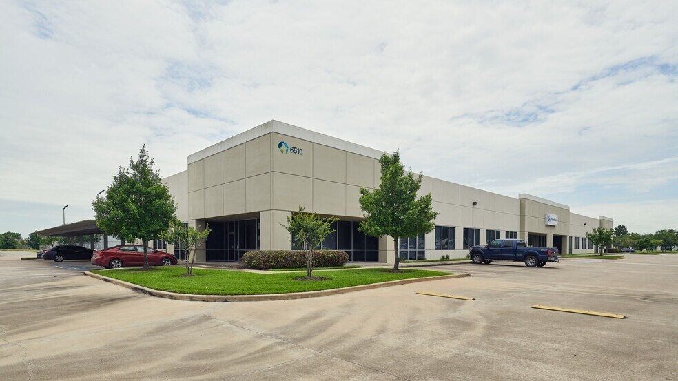More Photos Of 6550 W Sam Houston Pky N, Houston Unknown For Lease