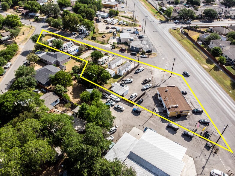 Primary Photo Of 5671 Randolph Blvd, San Antonio Freestanding For Sale