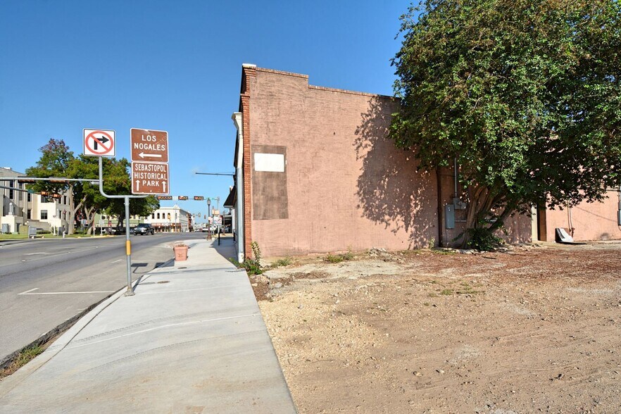 More Photos Of 200 E Court St, Seguin General Retail For Sale