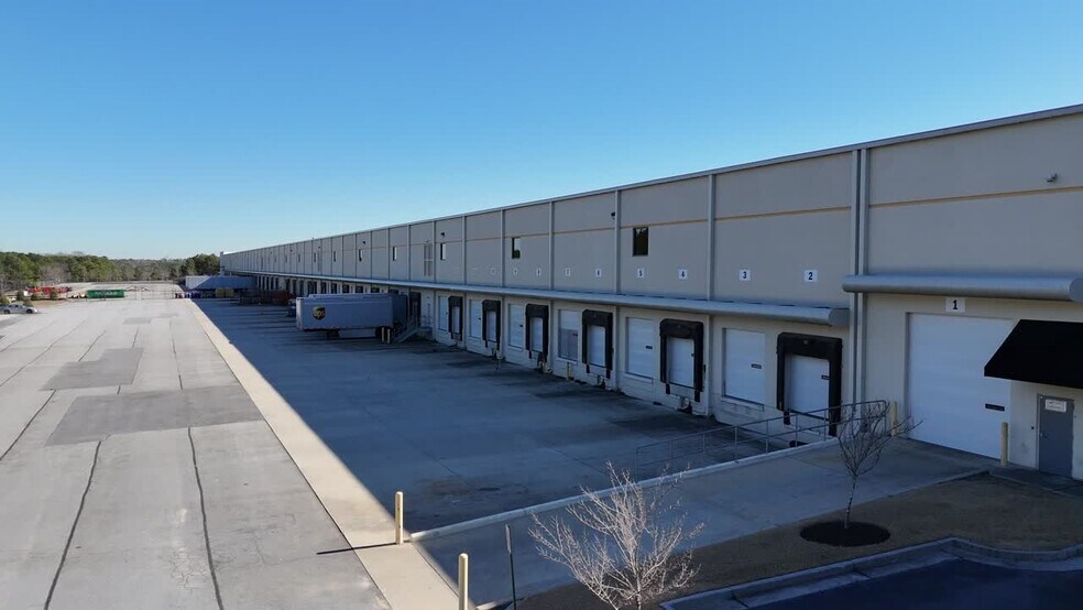 More Photos Of 7310 Oakley Industrial Blvd, Fairburn Warehouse For Lease