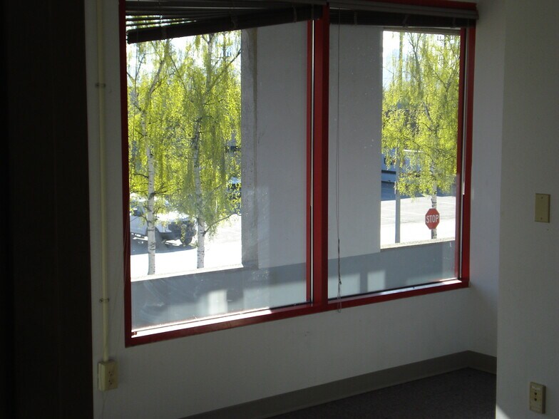 More Photos Of 3700 Woodland Dr, Anchorage Flex For Sale